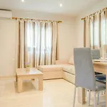 Chrisella Villa *