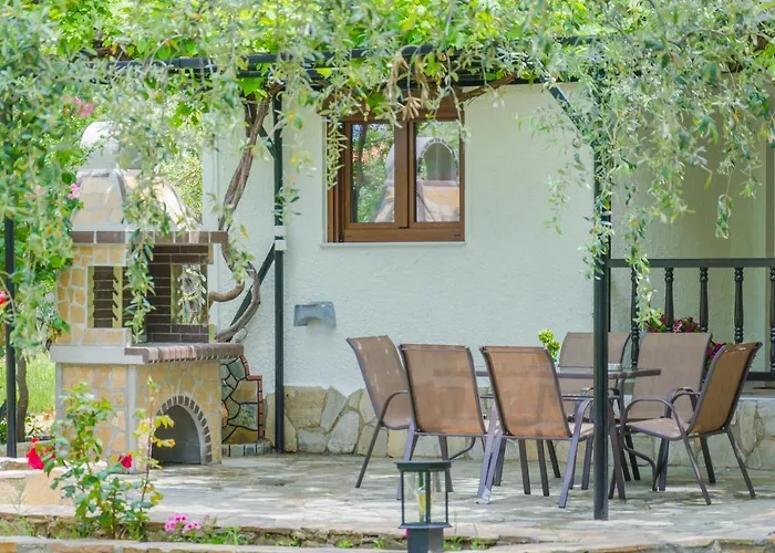Chrisella Villa